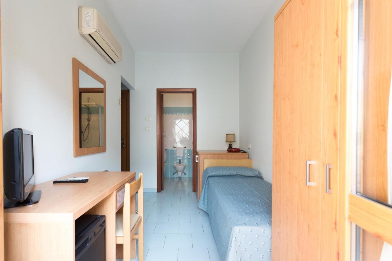 Hotel Jollino Dependance Pineto Exterior foto
